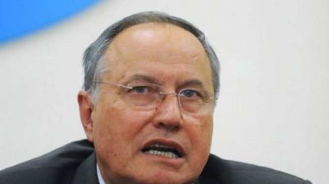 Votul pentru Udrea. Explicaţia ireală a unui deputat: "Le-am scăpat pe amândouă în urna albă, să..."