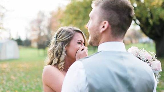 A plâns când a aflat că fotograful nu mai vine la nunta ei. Ce s-a întâmplat apoi e incredibil