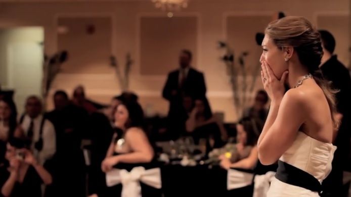 Tatăl miresei a murit înainte de nuntă. Ce a făcut fratele ei a şocat! Nu s-au putut opri din plâns