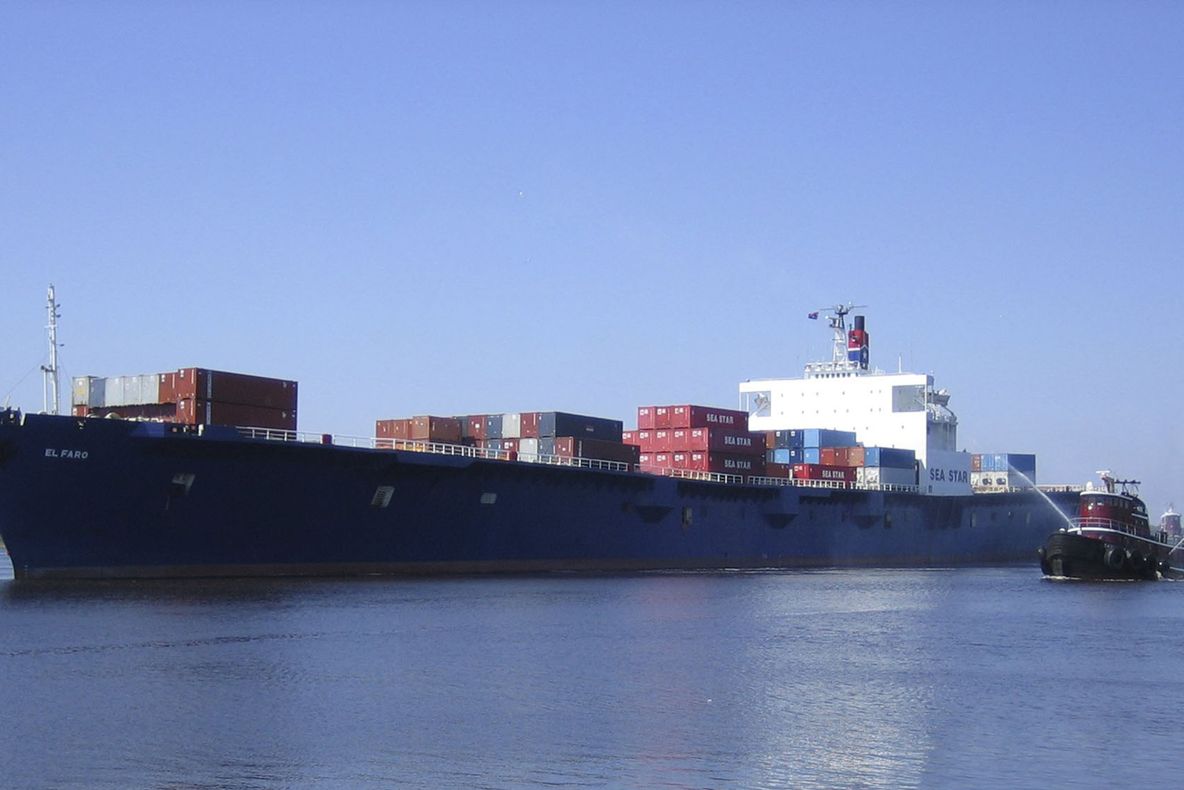 Ce au găsit echipele de salvare care căutau nava-cargo dispărută în timpul uraganului Joaquin