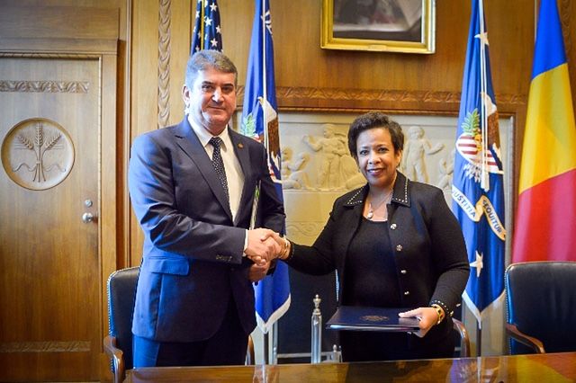 Vicepremierul Gabriel Oprea, la Washington. Întâlnire cu procurorul general al SUA