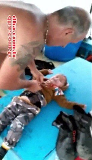 Pescarul turc a scos din apă copilul de 1,5 ani. Plutea, credea că a murit. Apoi...