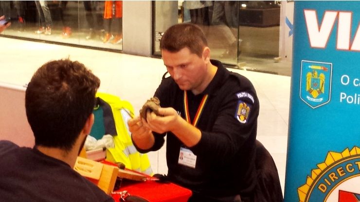 Aurelian Bădulescu, singurul „artist criminalist” din România. Sculptează portrete robot din lut