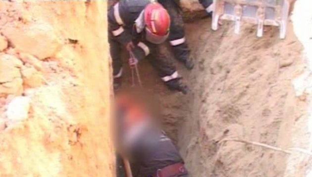 A scapat cu viaţa ca prin minune. Tânăr din Argeş, prins sub un mal de pământ, la 3 metri adâncime