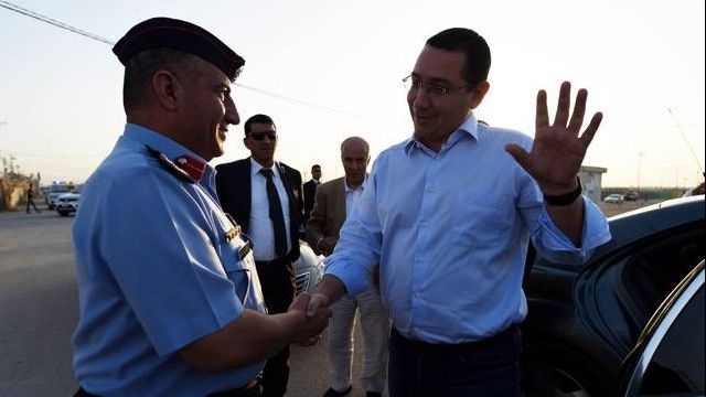 Taberele de refugiați. Lecția pe care Victor Ponta nu a învățat-o de la Tusk și Cameron