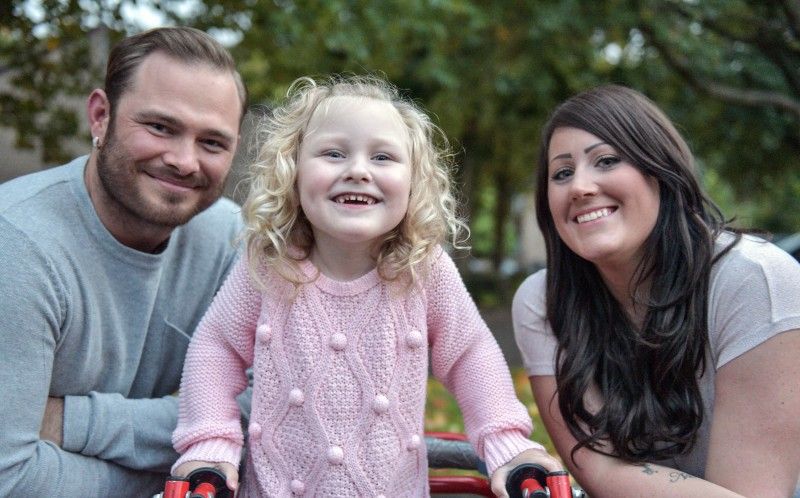 Povestea emoţionantă a Kaylei. A aşteptat toată viaţa ei să meargă. Acum a reuşit