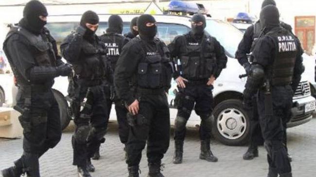 Percheziții la 10 locații din Iași și Suceava, într-un dosar de corupție 