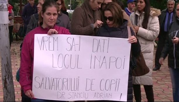 Protest la Spitalul "Marie Curie" din Capitală. Pacienții îl vor pe medicul Adrian Stanciu