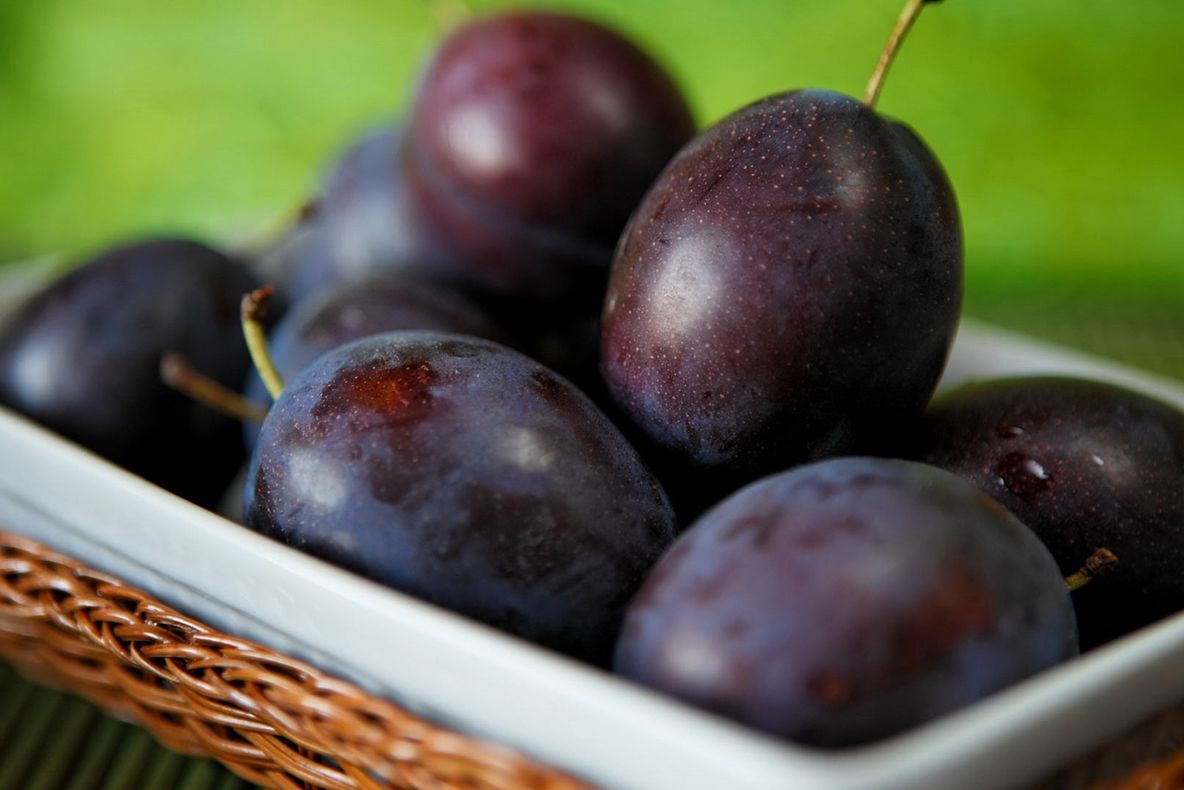 Tratamente naturiste cu prune: reglează glicemia și previn apariția diabetului 