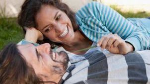 De ce râdem când suntem gâdilaţi