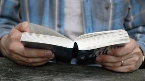 Un celebru scriitor suedez a murit la vârsta de 67 de ani. Autorul suferea de cancer