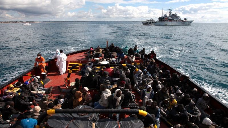 La un pas de tragedie. 200 de refugiaţi, salvați în largul Andaluziei