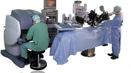 Roboţi care zac în spitale. Câte operaţii se fac în România cu roboţii chirurgicali?