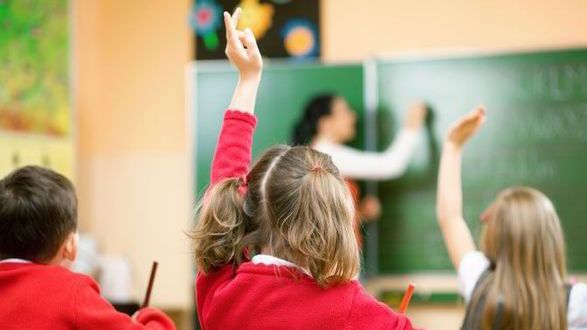 Elevii intră de vineri în vacanţă. Când se vor întoarce la şcoală