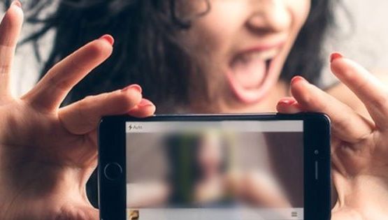 I-a cerut repetat logodnicei poze nud, amenințând că anulează nunta. Ce a decis aceasta