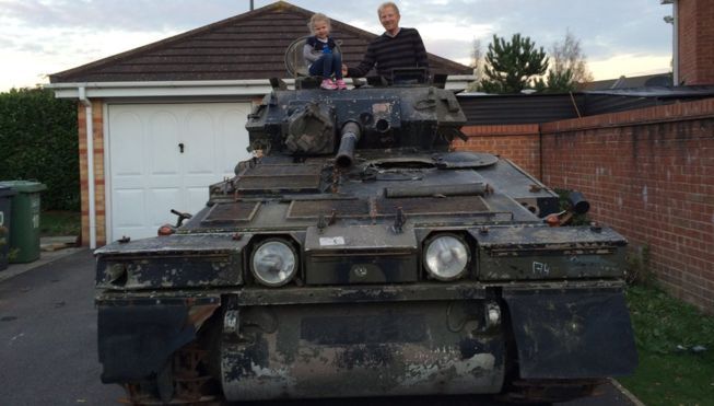 Incredibil: şi-a cumpărat un tanc de pe Internet. Ce s-a întâmplat apoi