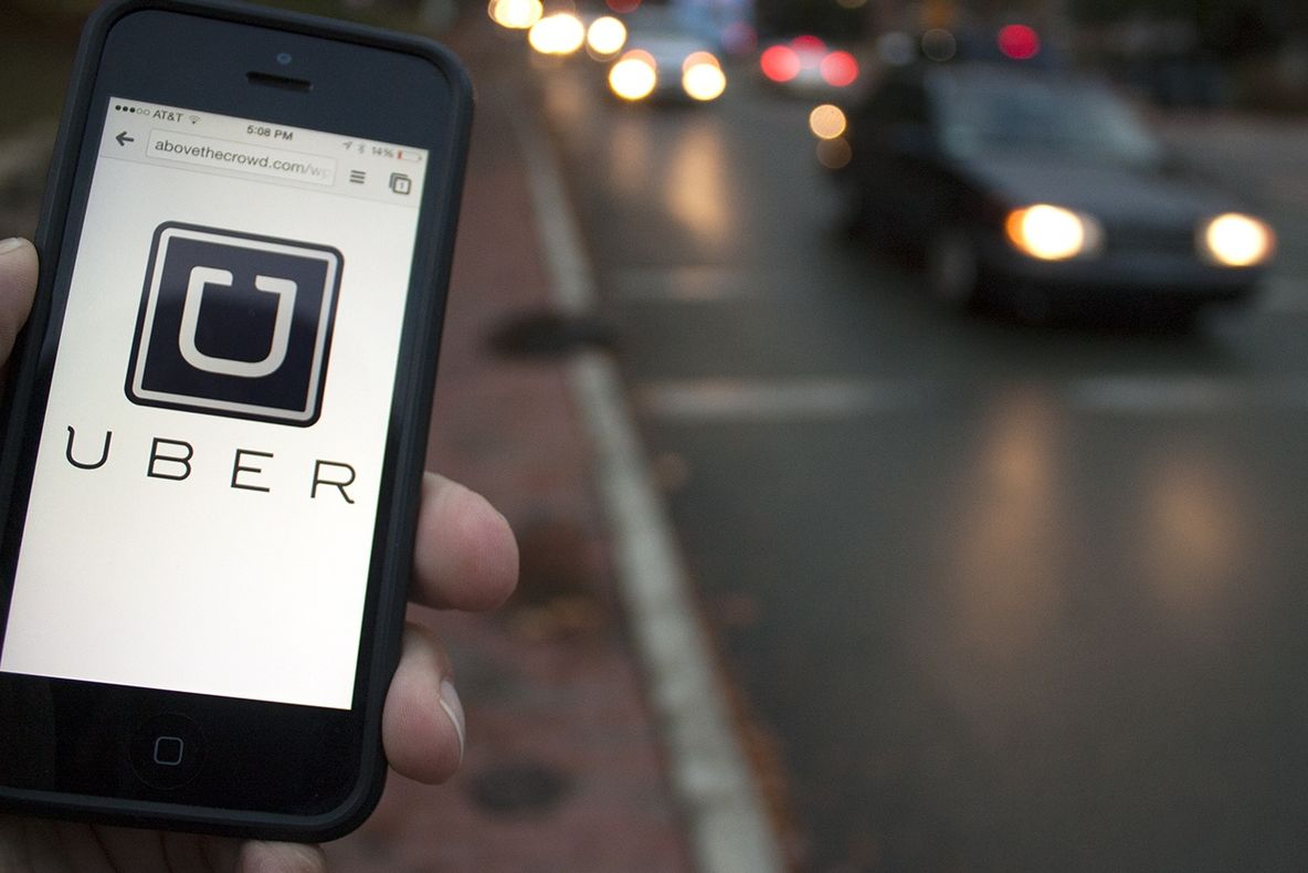 Uber, obligată să-și înceteze activitatea! Decizia care afectează 300.000 de oameni