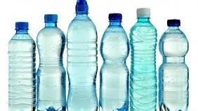 Tu recunoşti semnele de pe sticla ta de apă din plastic? Adevărul te-ar putea îngrozi