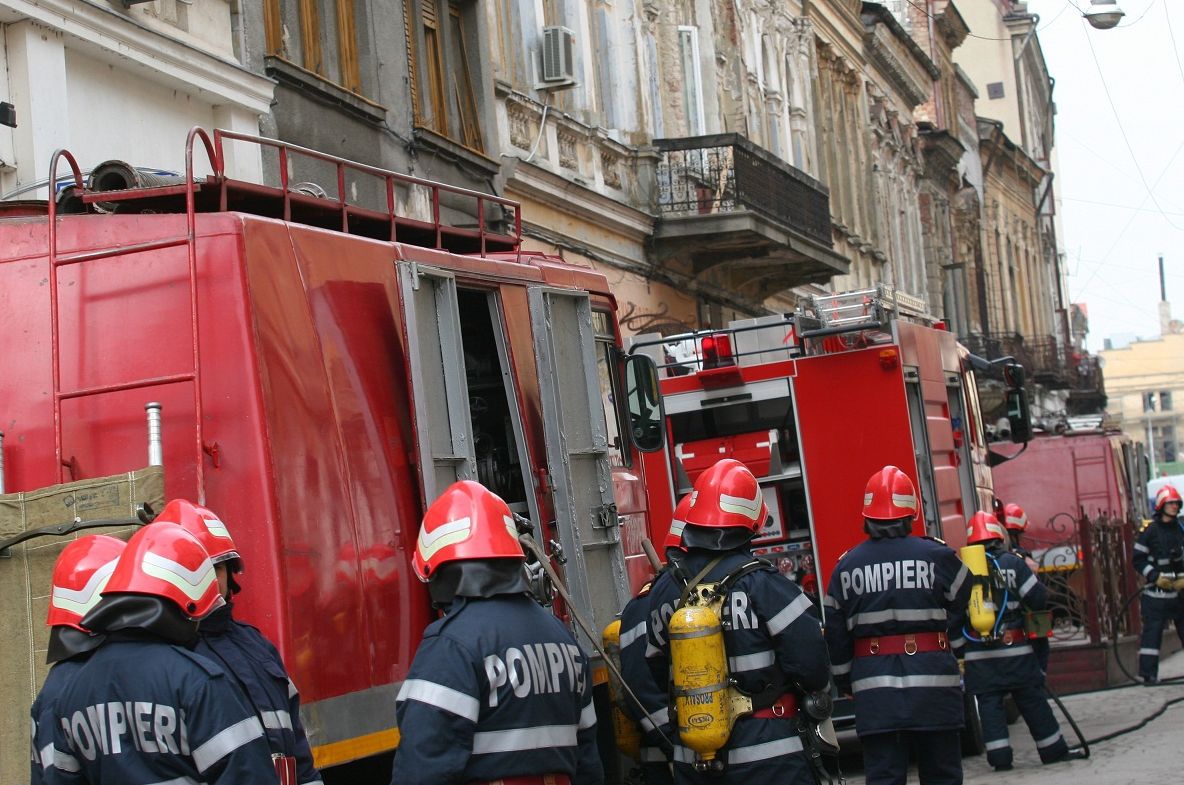 Accident şocant în Sinaia. A vrut să evite un câine şi a lovit o conductă de gaze