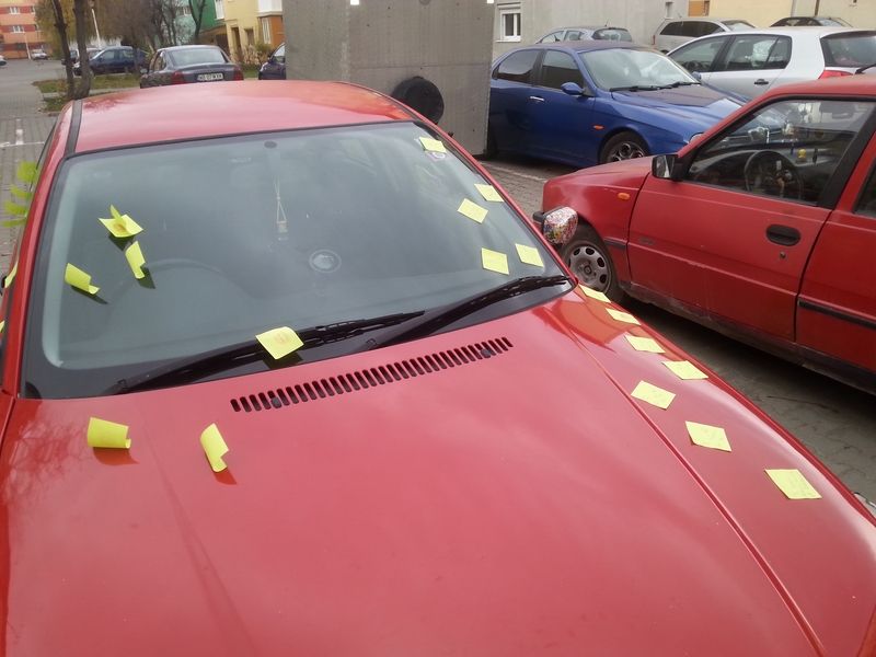 Declaraţie de dragoste sau farsă? Cum şi-a găsit un şofer maşina lăsată în parcare 