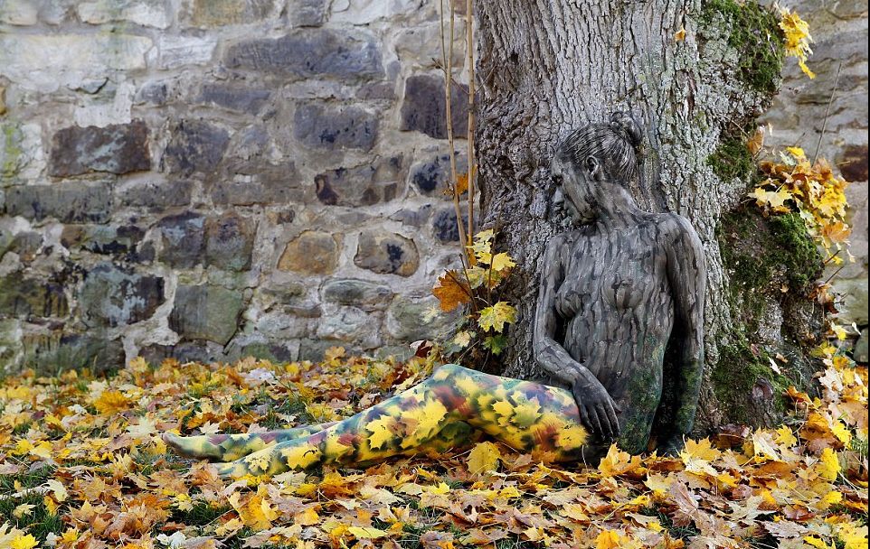 Tu vezi femeia dezbrăcată din imagine? Trucul fotografului care a păcălit creierul