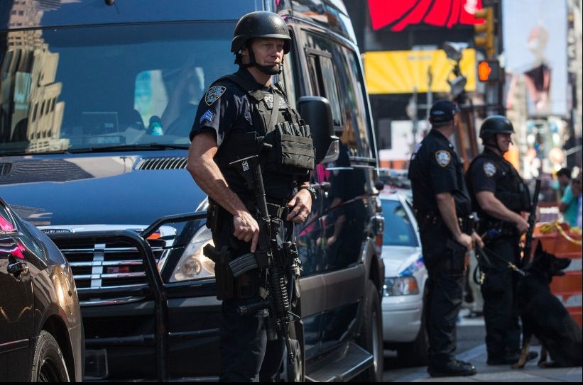 A plătit un amic să pună la cale un atac terorist. E incredibil ce a urmat