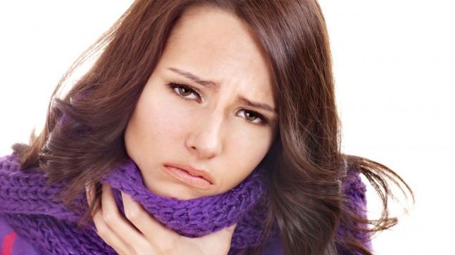 Soluţia excelentă făcută în casă care curăţă gâtul