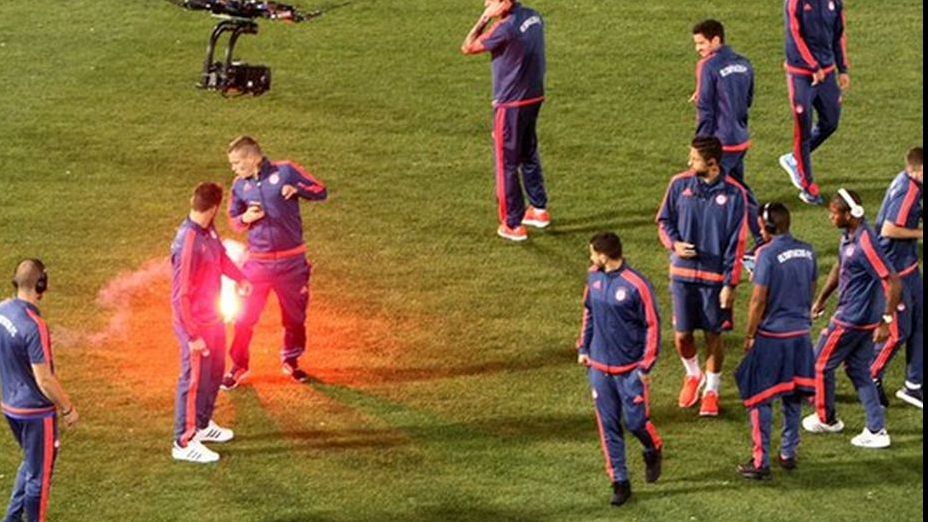 FOTO Derby-ul de fotbal din campionatul Greciei, anulat din cauza violenței 