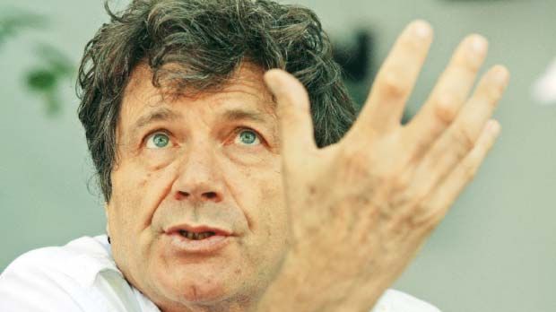 Regizorul Alexander Hausvater, despre închiderea T. Nottara: În bloc locuiesc oameni. Cum ies ei?