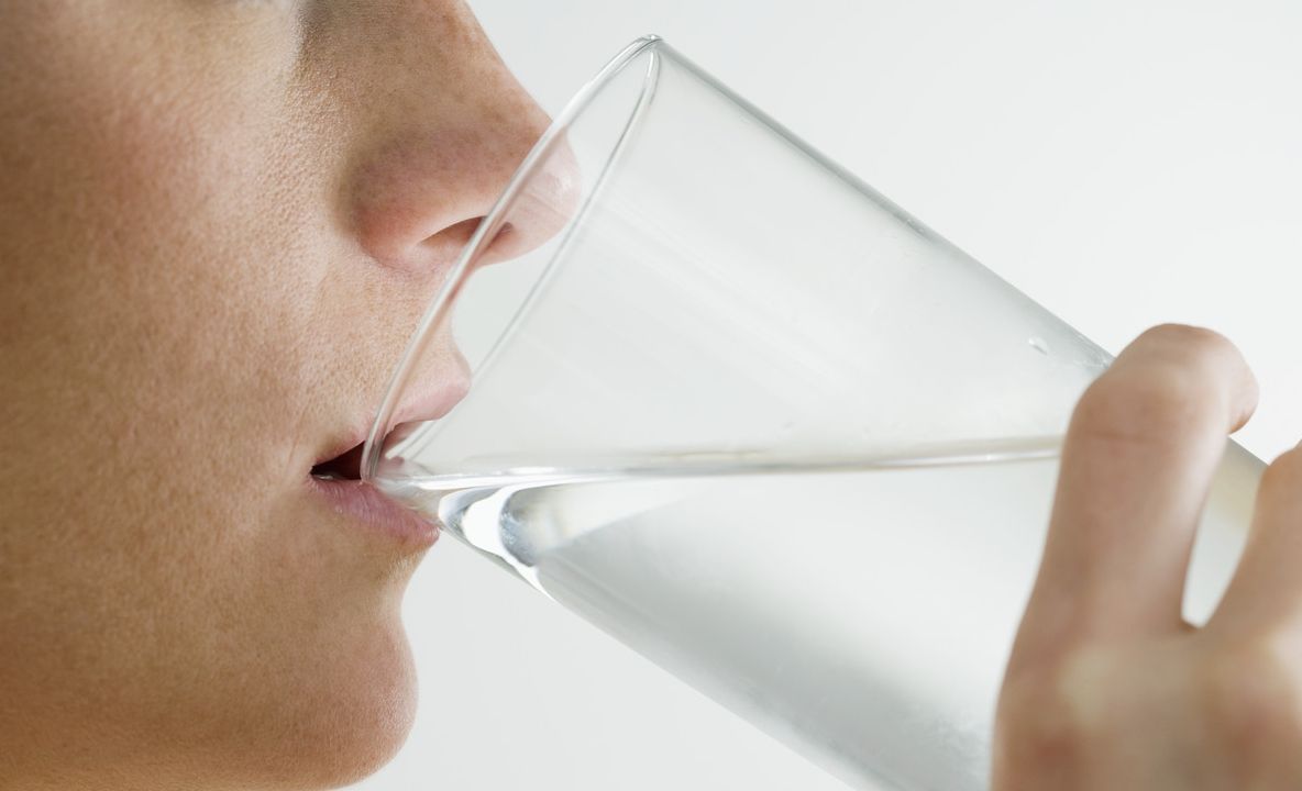 Apa care previne și distruge cancerul. Cum s-o prepari acasă