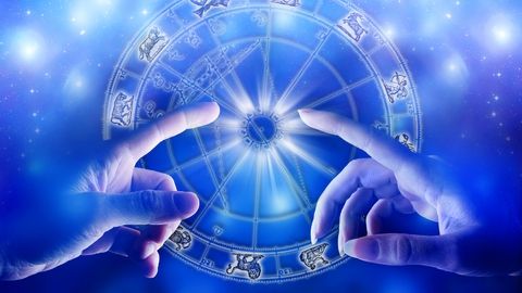 Zodii care îşi vor găsi marea iubire pe Facebook