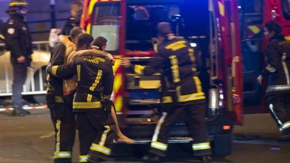 Ziarele în lacrimi: cum a relatat presa franceză masacrul de la Paris. FOTO