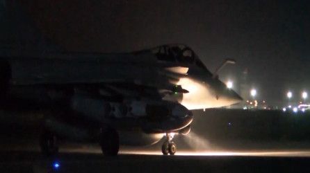 Aviația franceză a bombardat din nou fieful ISIS la Raqqa, în Siria