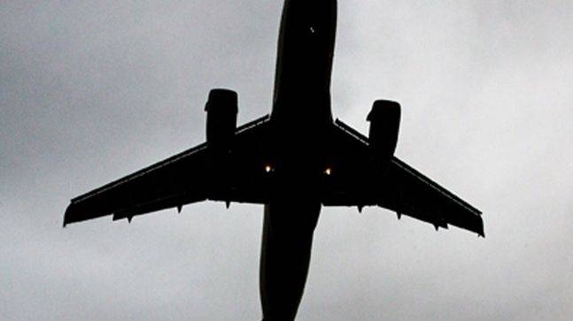 Atentate în Franța. Alertă cu bombă. Un avion francez de pasageri, reținut la sol în Amsterdam 