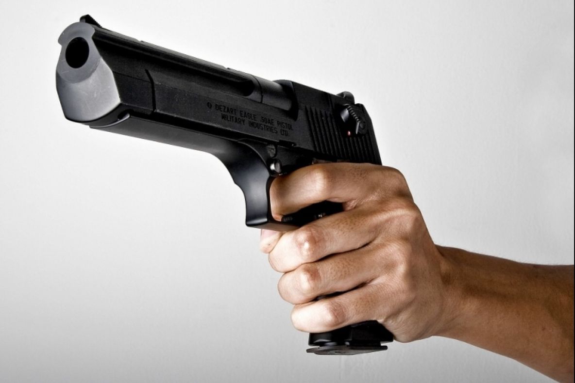 Panică la Sarajevo. Un musulman a deschis focul la casa de pariuri, apoi s-a sinucis:2 soldați morți