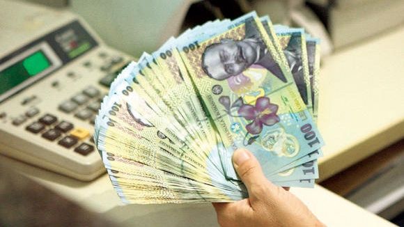 Ce înseamnă când visezi bani