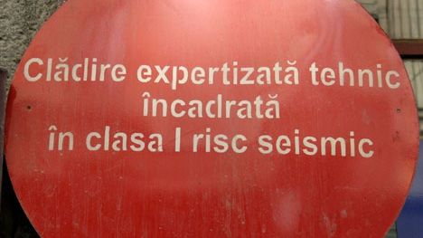 Patronii din București care au localuri în clădiri cu bulină au 24 de ore să înceteze activitatea