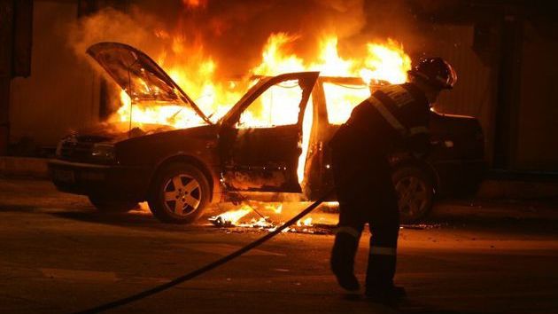 O femeie din Mangalia a incendiat maşina fostului soţ. Care e motivul