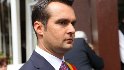 Directorul unui liceu din Baia Mare, demisie după ce a fost umilit de primar de față cu elevii