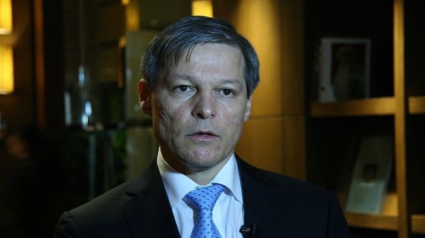 Premierul Cioloş a vizitat astăzi răniţii din Colectiv de la Spitalul de Arşi