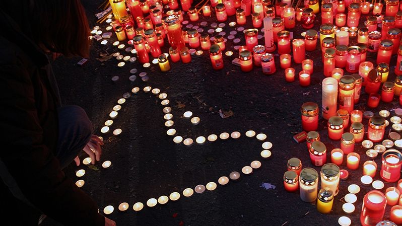 Mărturii cutremurătoare ale supravieţuitorilor din Colectiv: Nu pot uita, nu pot şterge cu buretele