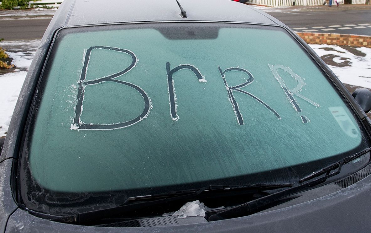 Cea mai simplă simplă metodă să scapi dimineaţa de dezgheţatul parbrizului 