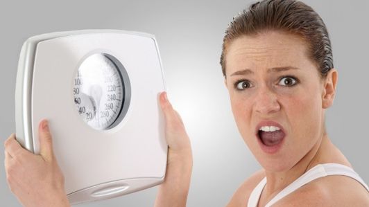 STUDIU. Oamenii care locuiesc singuri tind să mănânce mai puțin sănătos decât ceilalți