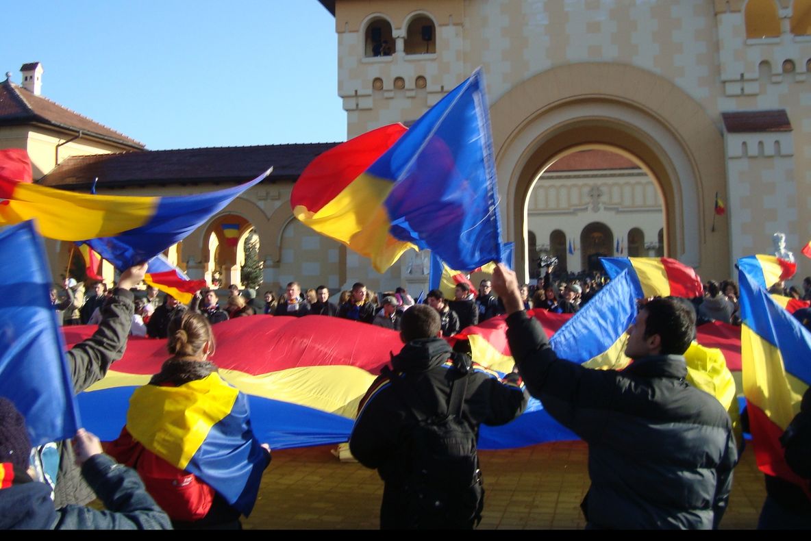 Ziua Națională a României: Sute de oameni au deschis festivitățile oficiale de la Alba Iulia