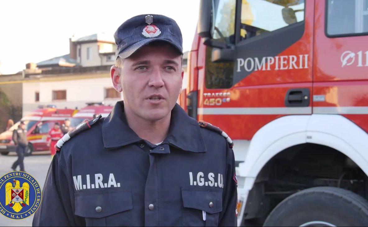 Mărturiile pompierilor de la DSU: "Civilii erau dezorientaţi, unii încercau să intre, ţipau la noi"