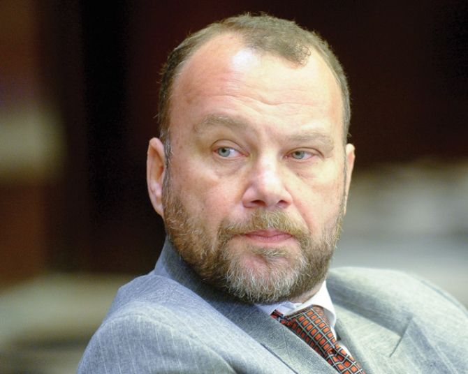 Un consilier al lui Iohannis, luat în calcul pentru postul de ministru de Interne în Guvernul Cioloş