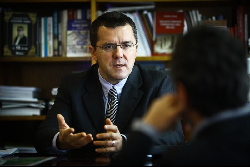 Profesorul Dan Dungaciu, suspect de abuz în serviciu într-un dosar DNA