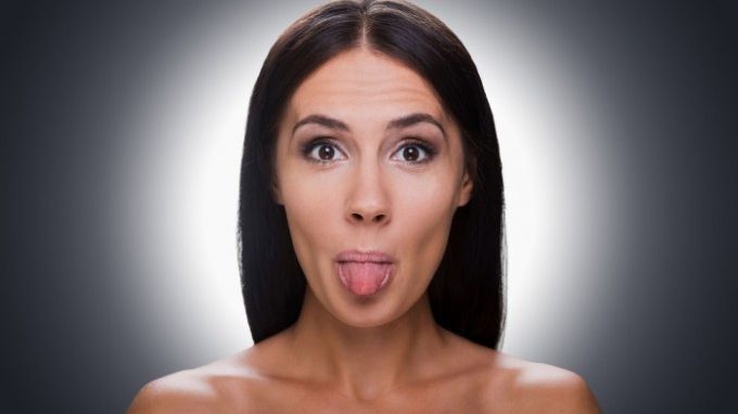 Semne de pe limbă care anunță că ficatul este plin de toxine