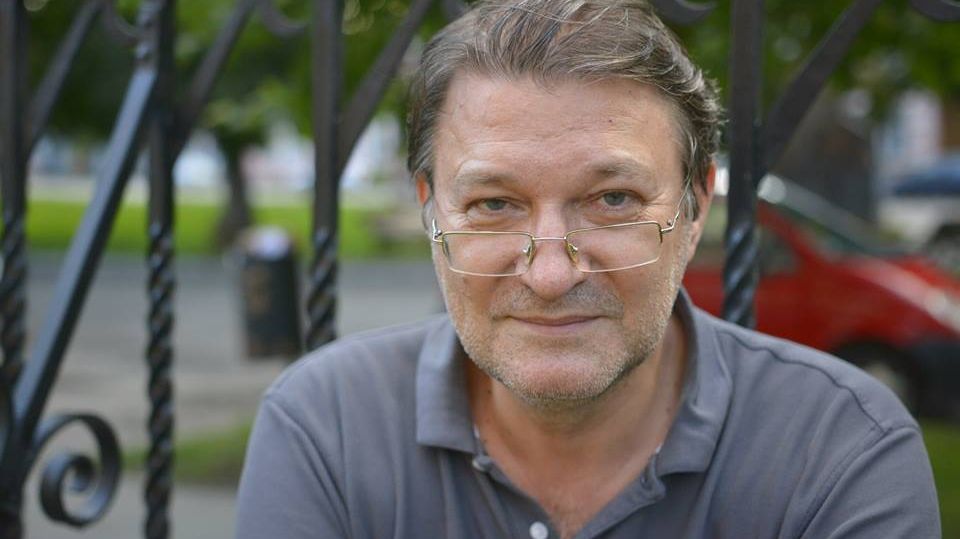 Poetul Florin Iaru: "Nu laud sistemul medical românesc, vai de mămica lui. Nu apăr miniștri"