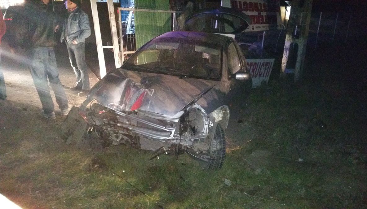 Un şofer beat a făcut prăpăd într-o localitate din Iaşi: a dărâmat trei indicatoare rutiere